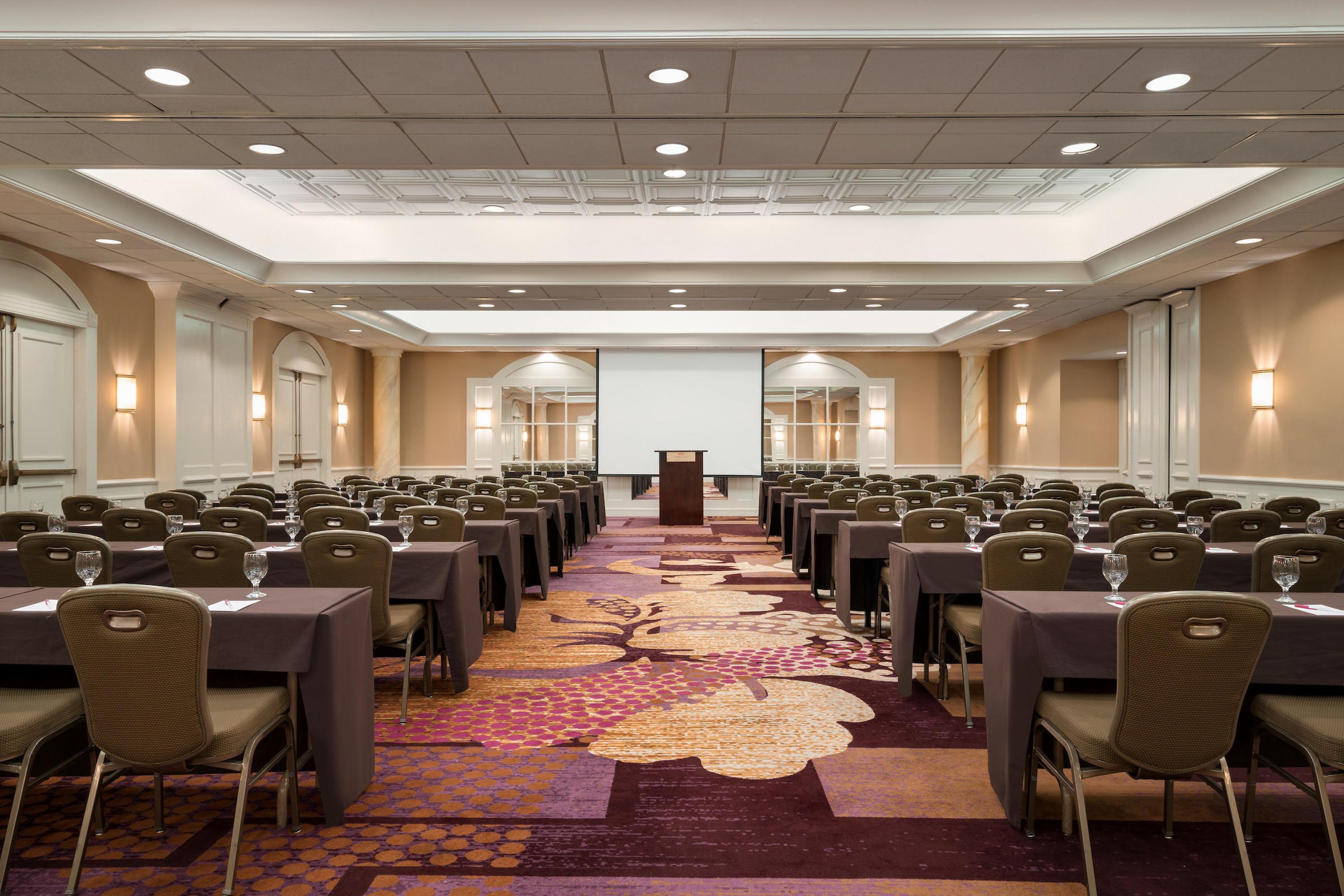 Crowne Plaza Englewood By Ihg Exterior foto