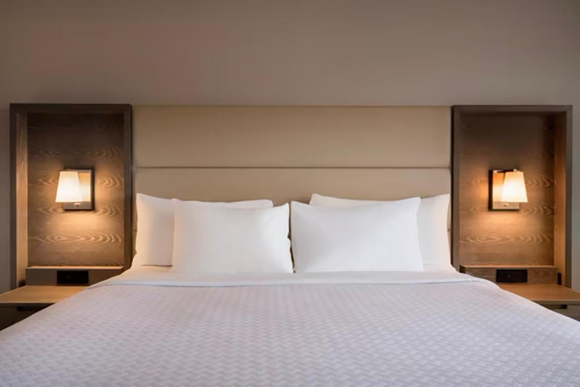 Crowne Plaza Englewood By Ihg Exterior foto